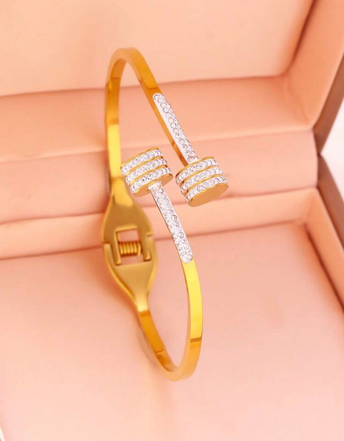 Elegant Gold Zicronia Bracelet