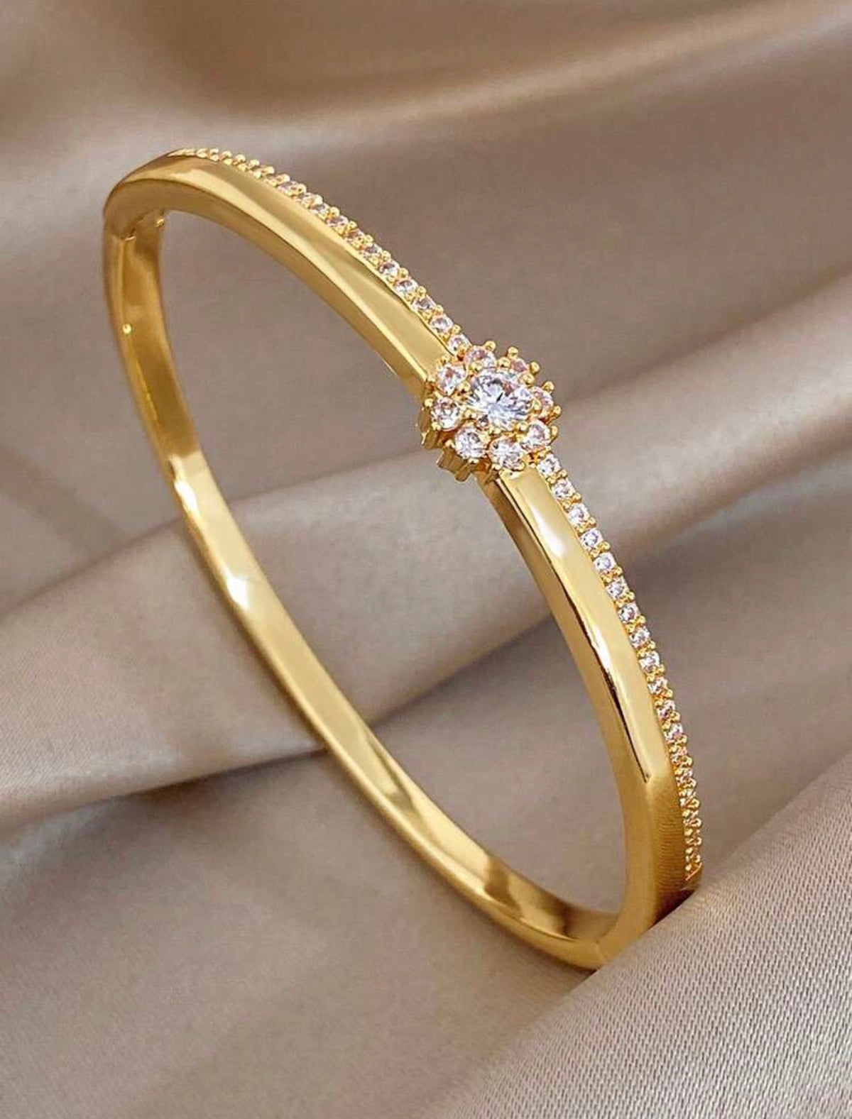 Anti-Fading Luxury Round Zirconia Bangle Bracelet